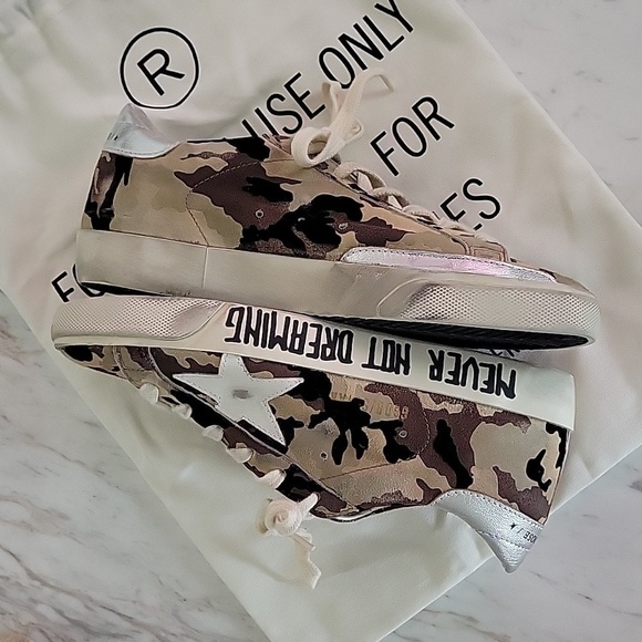 Golden Goose Superstar Camo Script Low-Top Sneakers - Picture 9 of 9